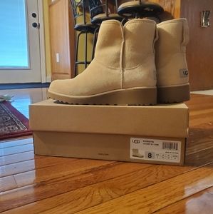 UGG Kristin /crm boot sz.8